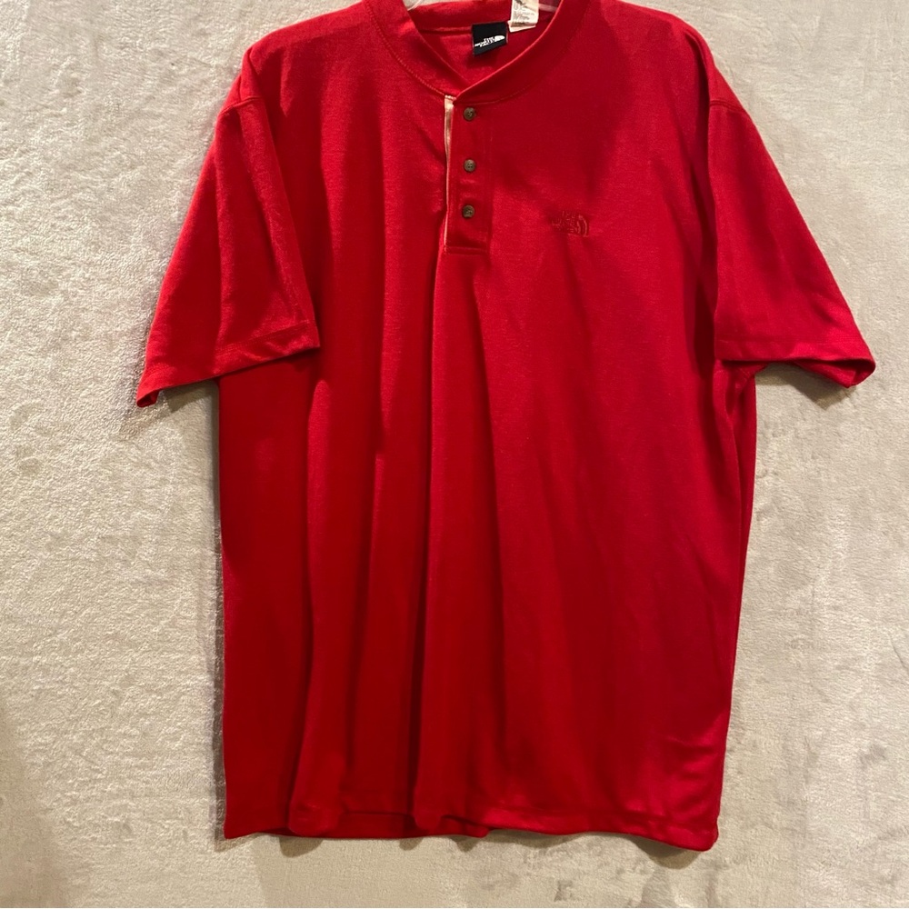 The North Face Shirt Men’s XL Red Short Sleeve Henley